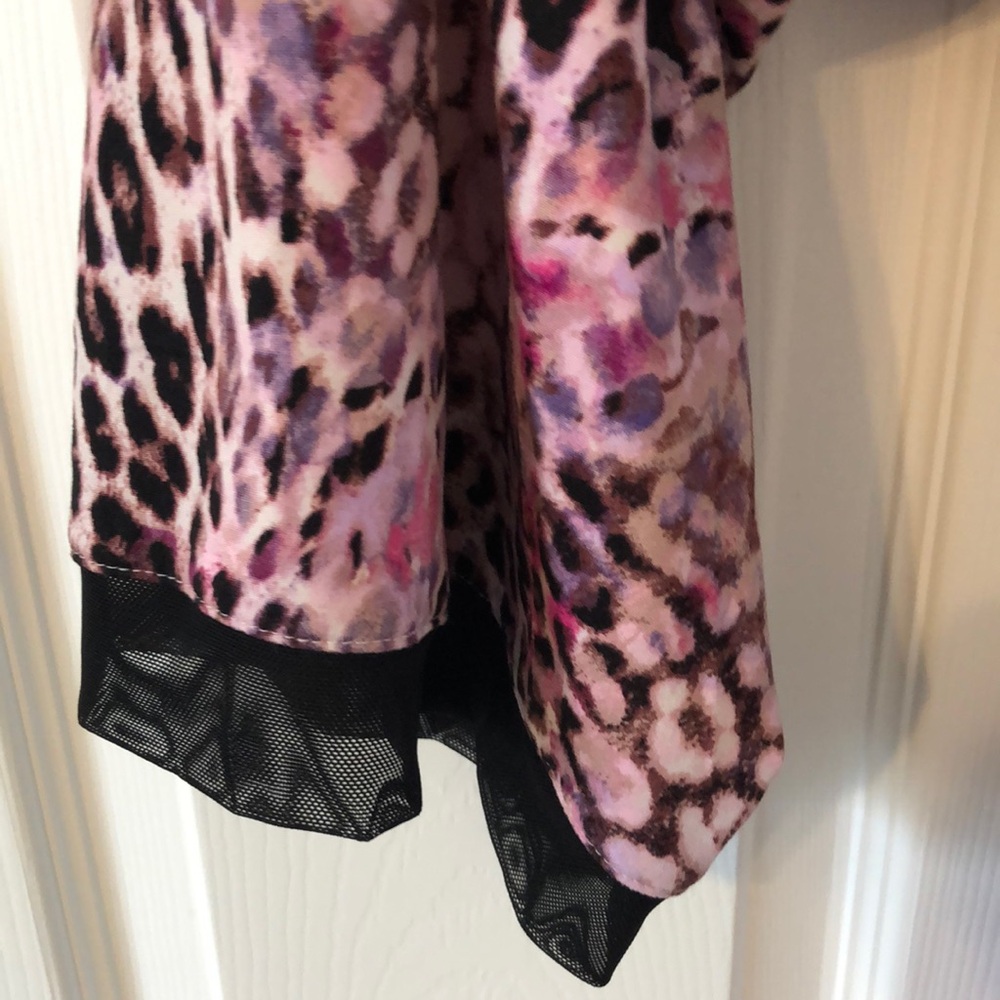 Joyspun Pink and Black Floral Robe with Tie Belt - Picture 3 of 5